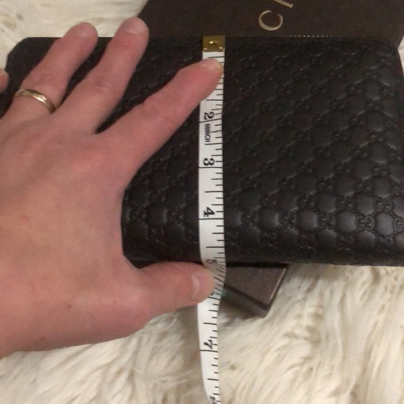 Gucci Authentic Wallet like new - Picture 17 of 17